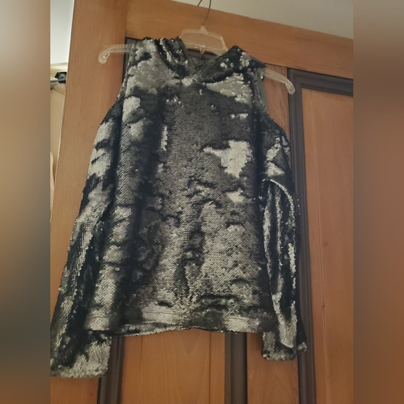 Sz XS NWT $895 RtA hooded open shoulder sequined top - Picture 2 of 9